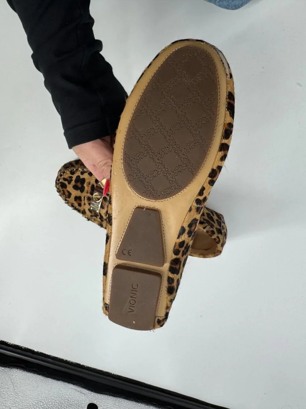 Vionic Leopard Print Calf Hair Orthotic Loafers Size 8.5